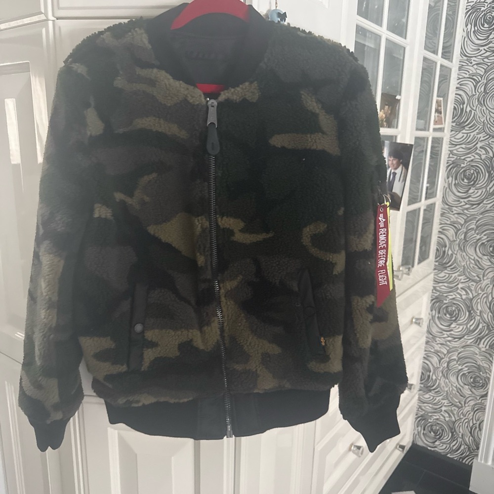 Alpha Industries Women's Camouflage Faux-Sherpa Puffer Jacket - Olive/Black